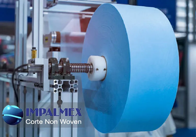Servicio de corte y rebobinado en Impalmex para forro cartera, forro koreano y telas non woven. Especialistas en seccionado de precisión para la industria de la marroquinería.